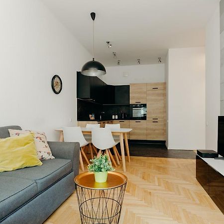 Shortstaypoland Grzybowska ワルシャワ エクステリア 写真