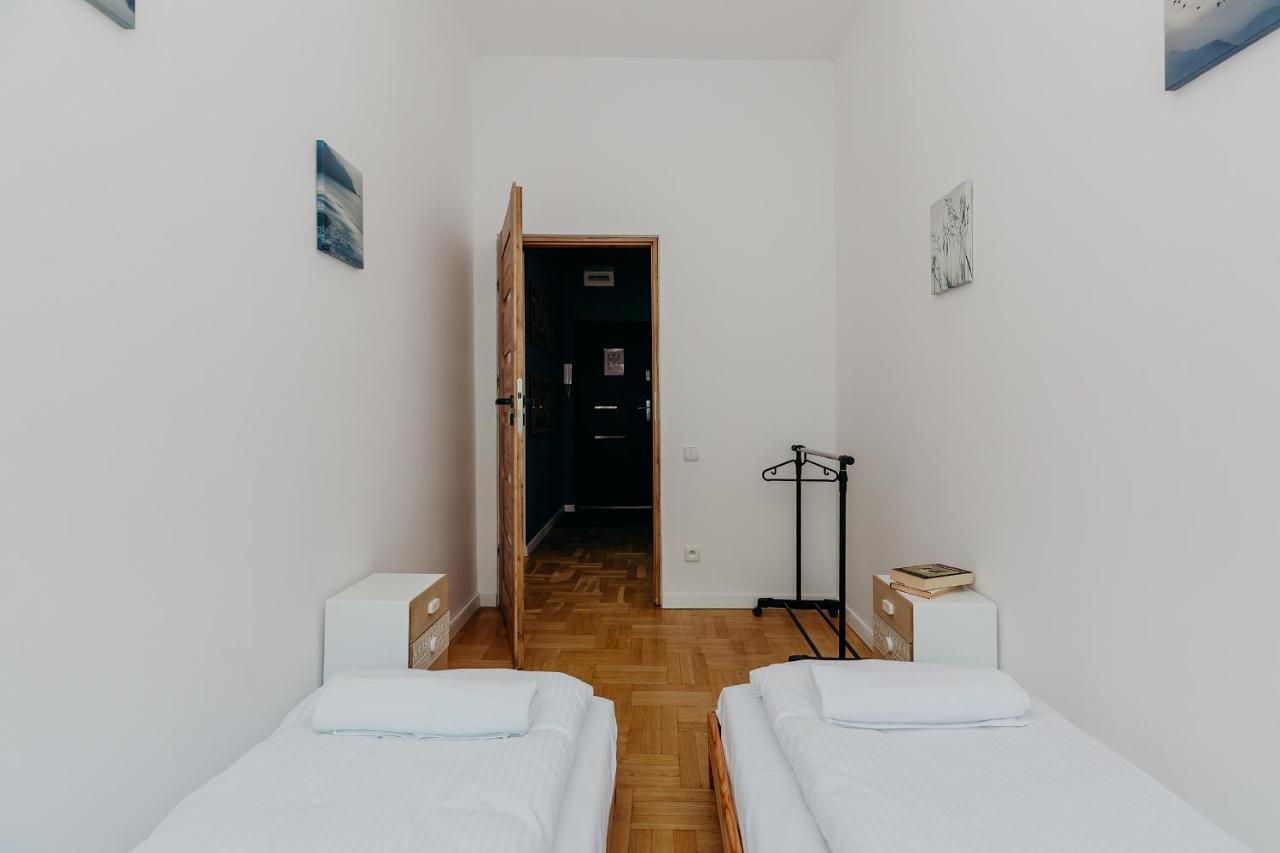 Shortstaypoland Grzybowska ワルシャワ エクステリア 写真
